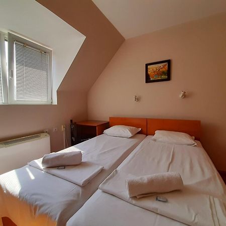 Guest House Diel Veliko Tŭrnovo Quarto foto